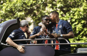 Ousmane Dembélé: Tiền đạo dễ hơn chạy cánh