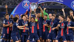 Steven Gerrard khen ngợi PSG: Chưa từng thấy màn trình diễn nào xuất sắc như vậy